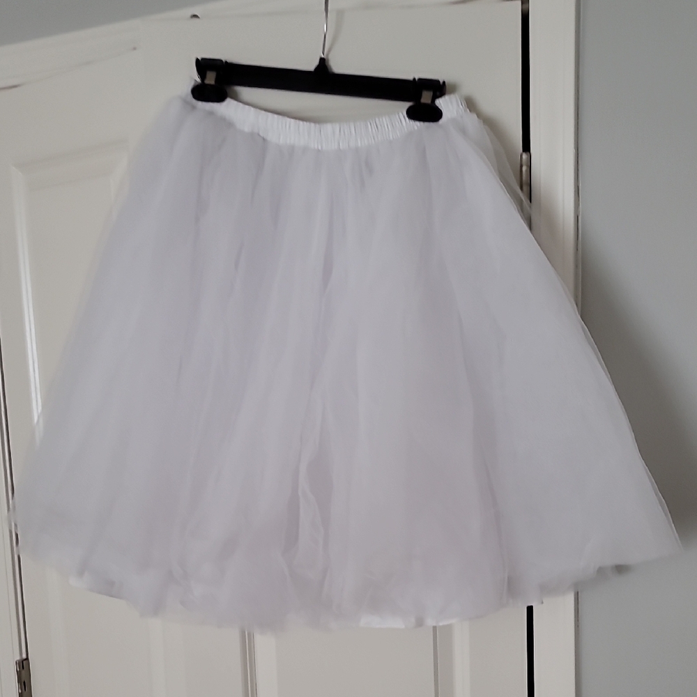 Elegant White Tulle Skirt